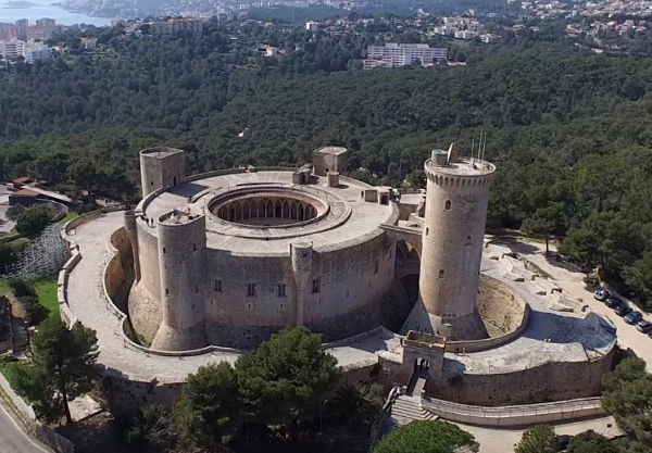 Castillo de Bellver en tu escapada a la isla de Mallorca