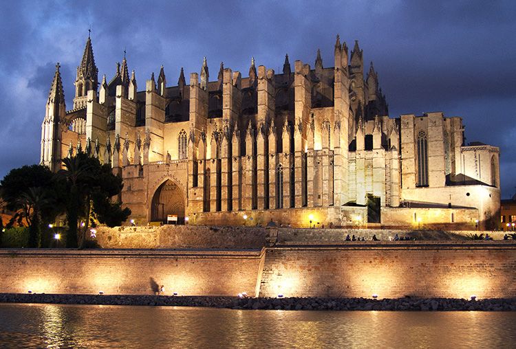 Visitar Catedral de Palma de Mallorca en tu escapada