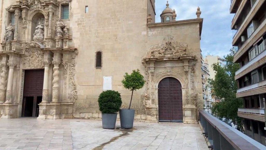Elementos arquitectónicos en Alicante - Basílica de Santa María