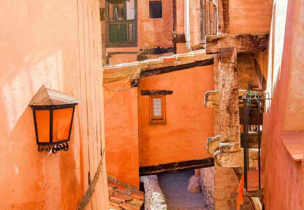 Calles de Albarracín color de sus casas